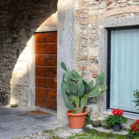 Stone House - By Myhomeincomo