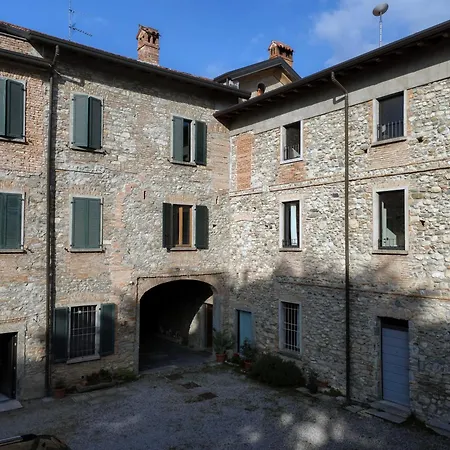 Stone House - By Myhomeincomo Holiday home